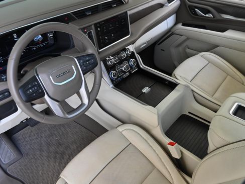 Used 2024 GMC Yukon Denali RWD image 15