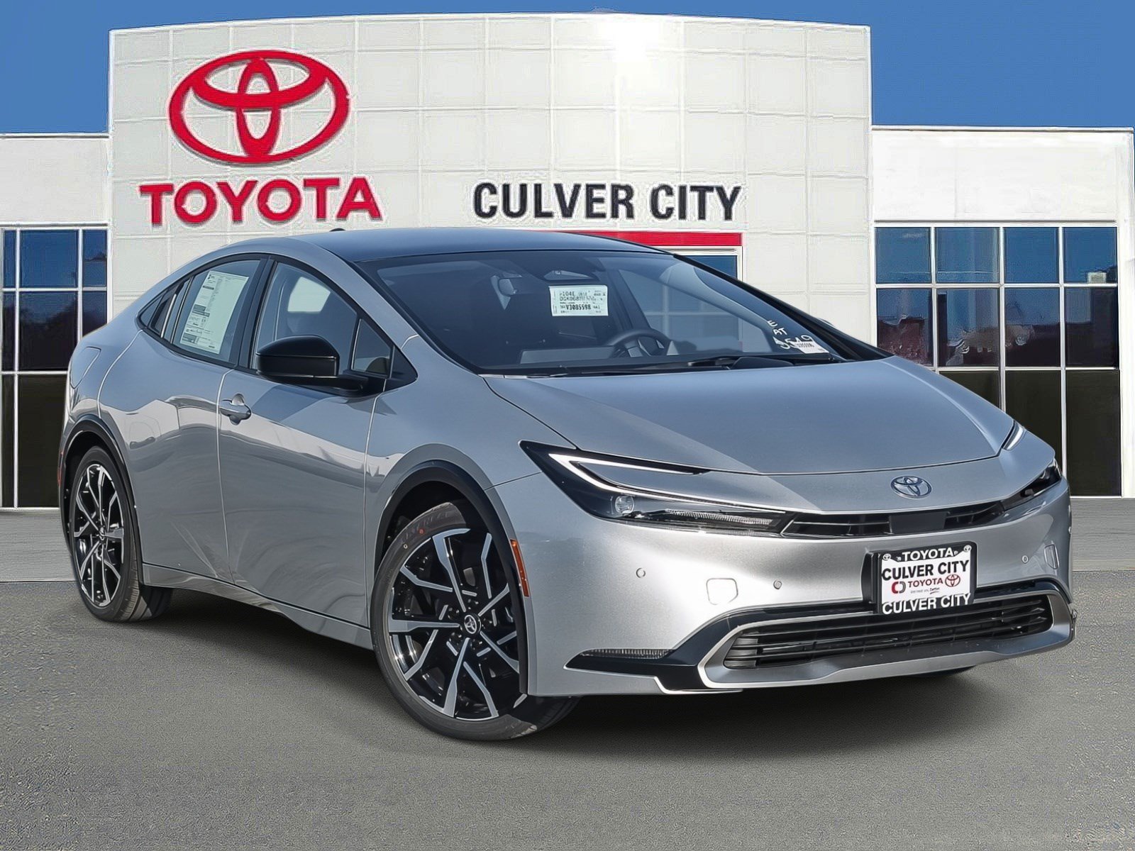 New 2027 Toyota Prius Plug-In Hybrid FWD image 1