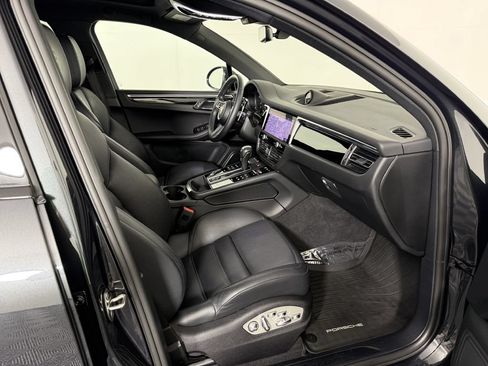 Used 2023 Porsche Macan AWD/4WD image 23