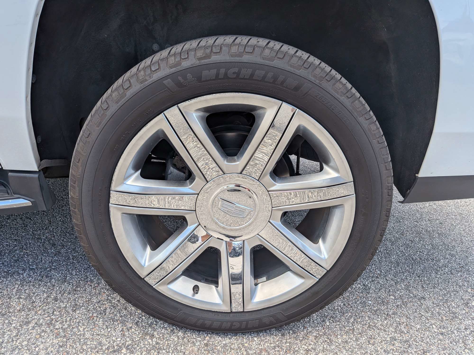 Used 2018 Cadillac Escalade ESV Luxury RWD image 12