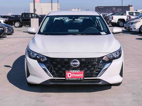 Used 2024 Nissan Sentra SV FWD image 2