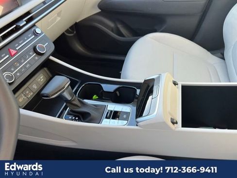 New 2025 Hyundai Tucson SE image 28