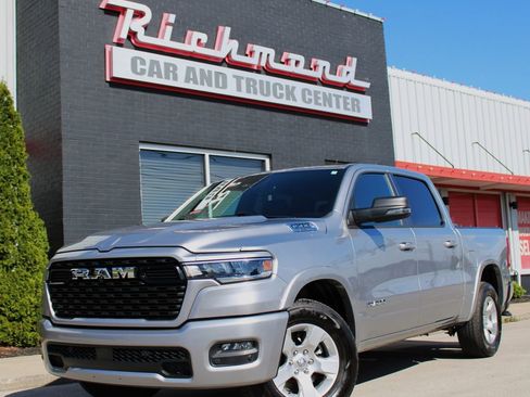 Used 2025 RAM 1500 Big Horn AWD/4WD image 7