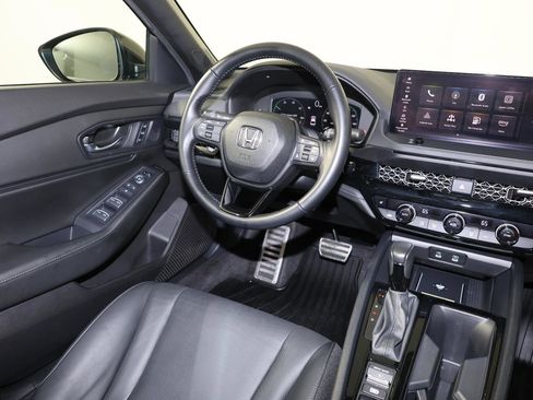 Used 2025 Honda Accord Sport image 9