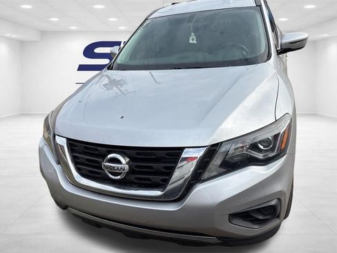 Used 2019 Nissan Pathfinder S image 2