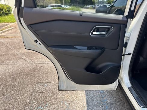 Used 2022 Nissan Rogue Platinum w/ Head-Up Display Package FWD image 22
