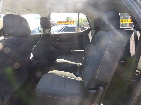 Used 2019 Chevrolet Traverse LT FWD image 9