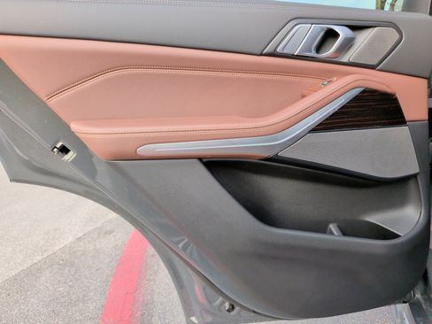 Used 2025 BMW X5 M60i w/ Climate Comfort Package image 39