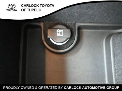 Used 2023 Chrysler 300 Touring w/ Safetytec Plus Group RWD image 17