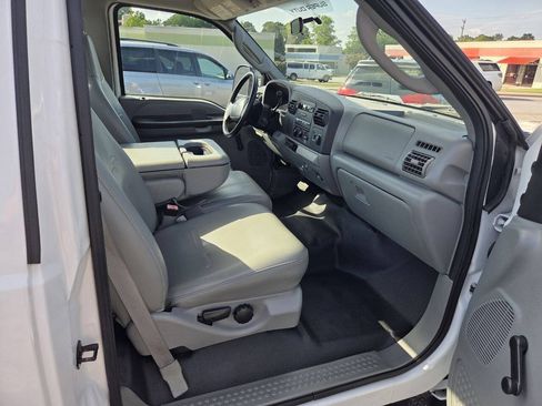 Used 2005 Ford F250 XL RWD image 12