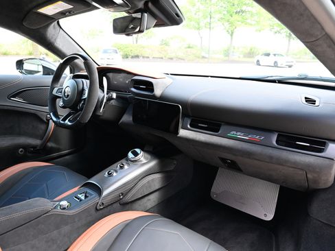 Used 2023 Maserati MC20 Coupe RWD image 42