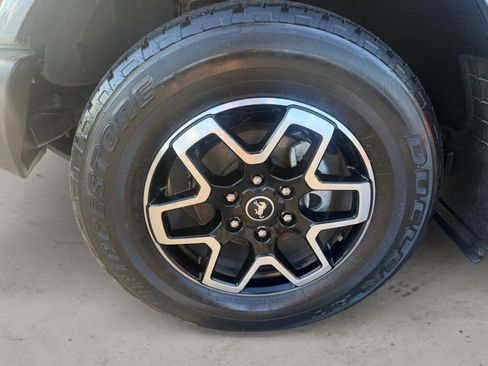 Used 2023 Ford Bronco Outer Banks AWD/4WD image 12