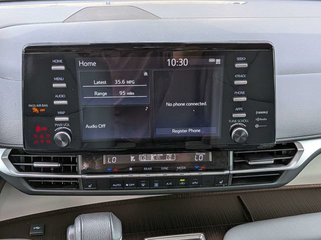 Used 2024 Toyota Sienna XLE FWD image 21