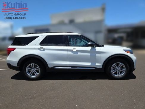 Used 2022 Ford Explorer XLT RWD image 2