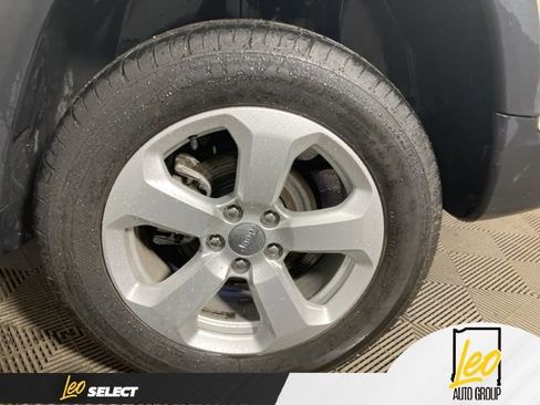 Used 2021 Jeep Compass Latitude AWD/4WD image 24