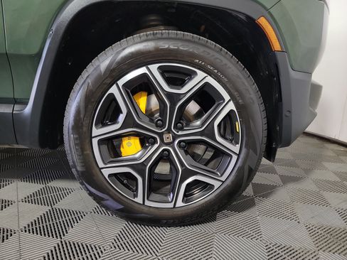 Used 2024 Rivian R1S Adventure AWD/4WD image 11