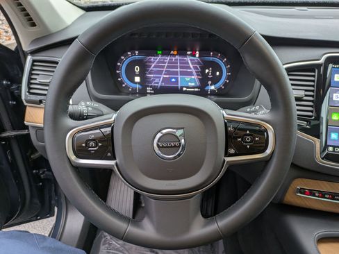 Used 2024 Volvo XC90 B6 Plus w/ Protection Package Premier image 15