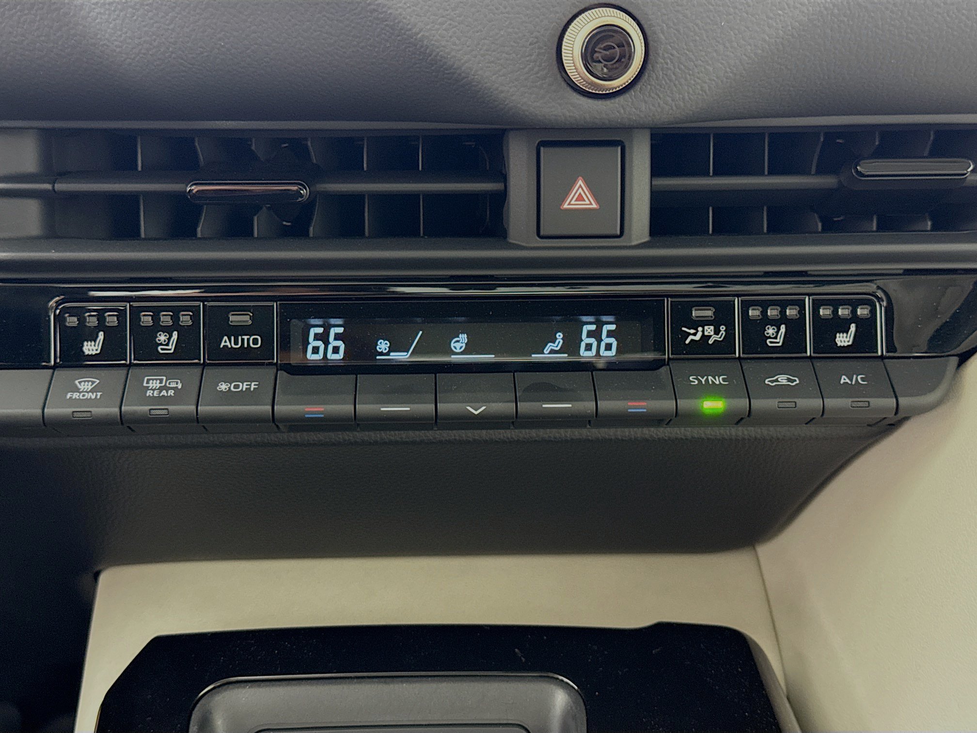 Used 2026 Toyota Crown AWD/4WD image 18