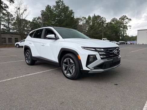 Certified 2025 Hyundai Tucson SEL AWD/4WD image 4