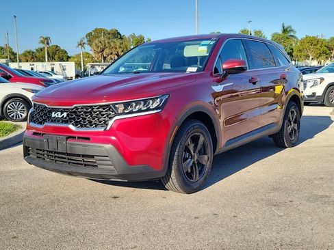 Used 2023 Kia Sorento LX image 3