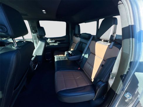 Used 2023 Chevrolet Silverado 1500 High Country w/ Z71 Off-Road Package image 18