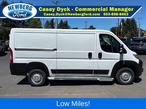 Used 2025 RAM ProMaster 2500 w/ U-Haul Equipment Group FWD image 8