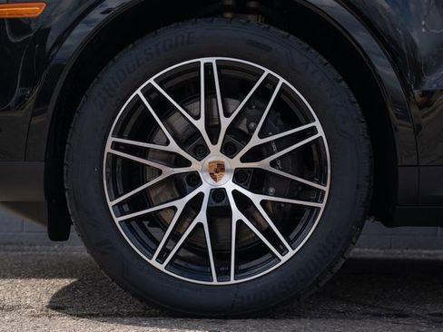 New 2026 Porsche Cayenne image 12