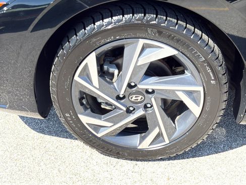 Used 2024 Hyundai Elantra SEL w/ Convenience Package image 8