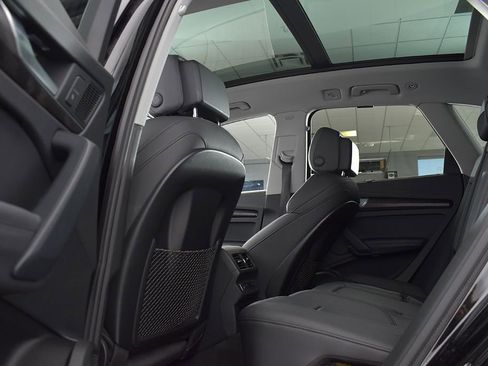 Used 2020 Audi Q5 e Prestige w/ Prestige Package image 22