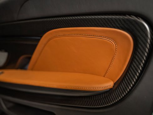 Used 2025 Aston Martin Vanquish Coupe image 35