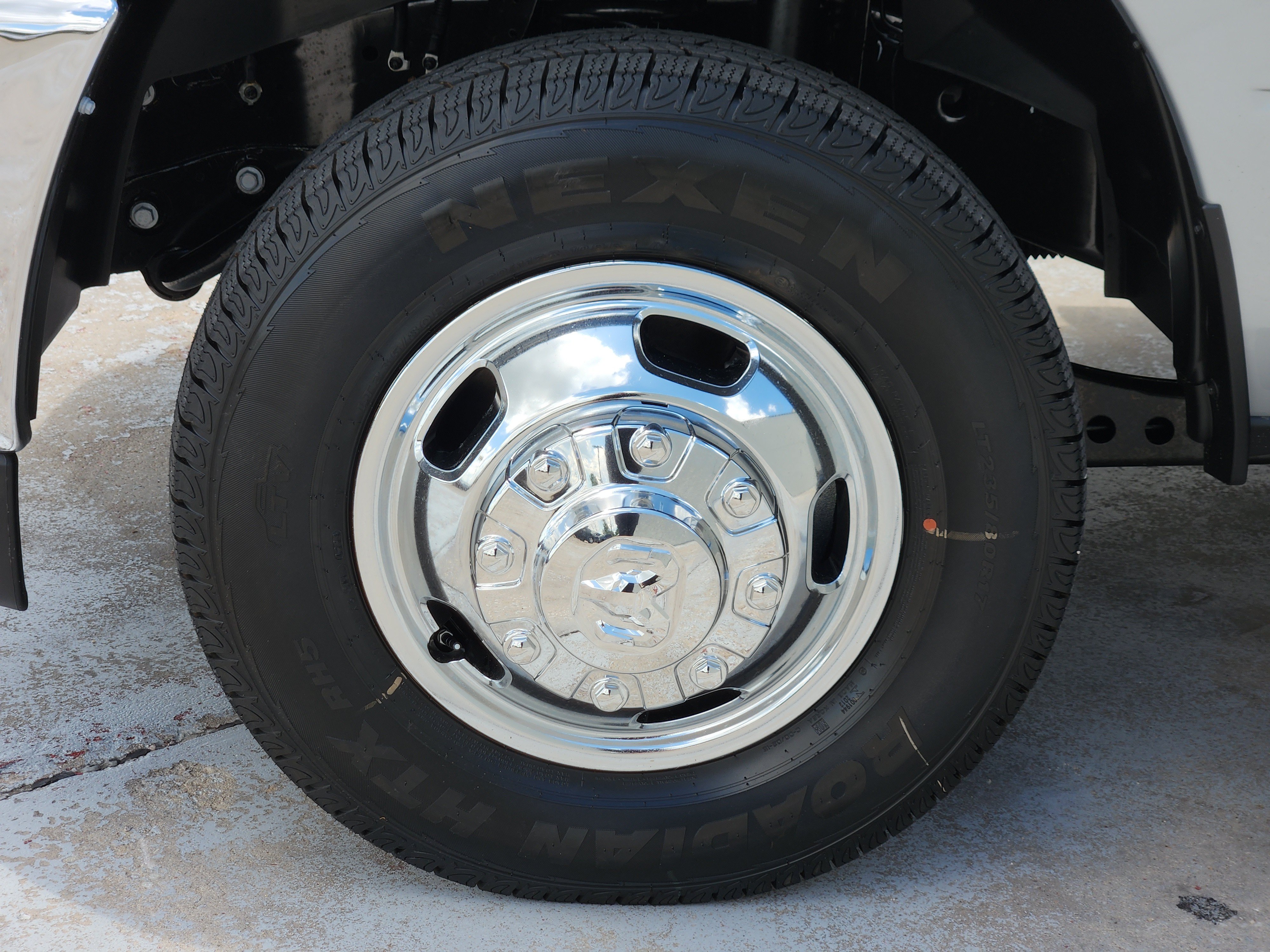 New 2026 RAM 3500 Tradesman AWD/4WD image 10