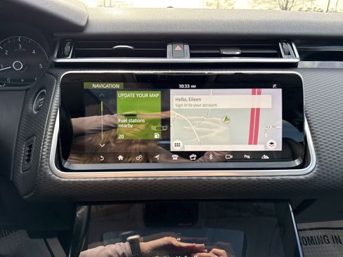 Used 2018 Land Rover Range Rover Velar S image 28