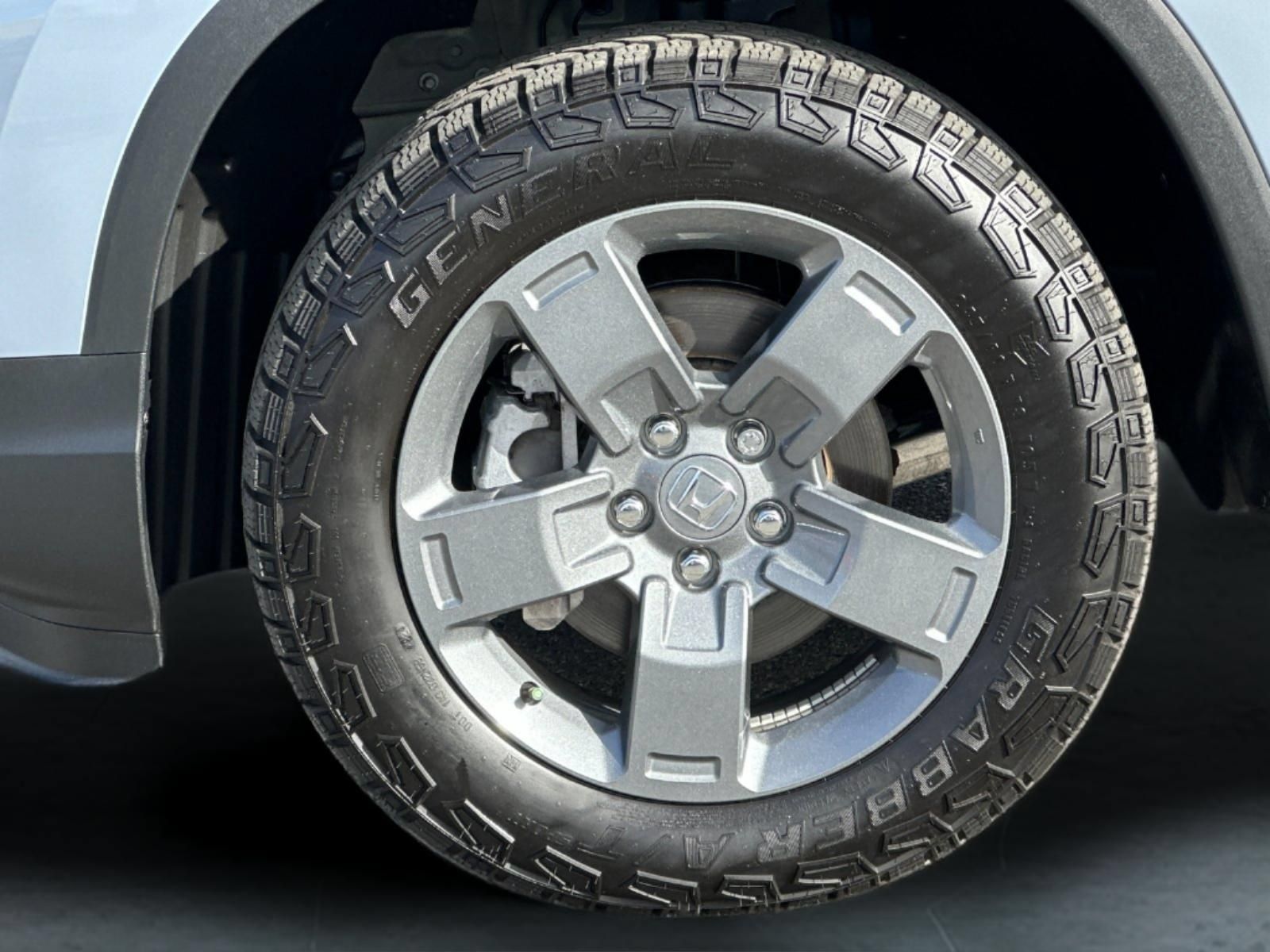 Used 2025 Honda Ridgeline TrailSport image 25