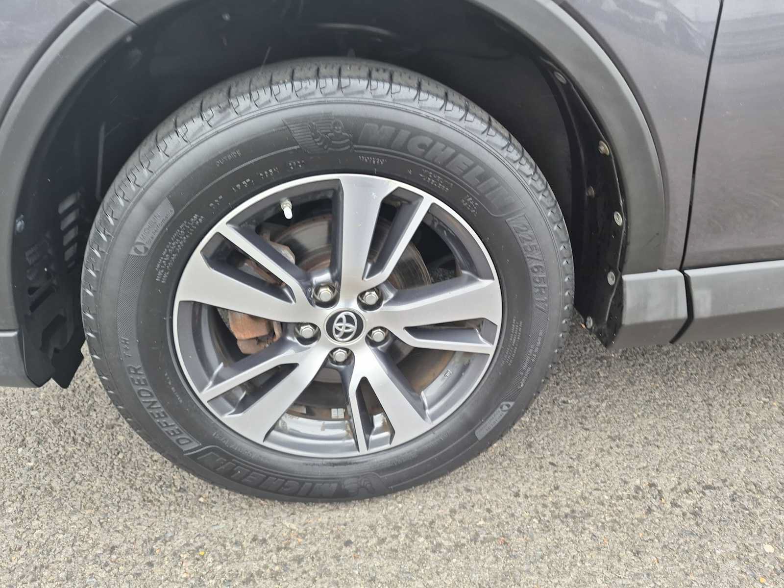Used 2017 Toyota RAV4 XLE w/ Plus Special Value Package AWD/4WD image 14