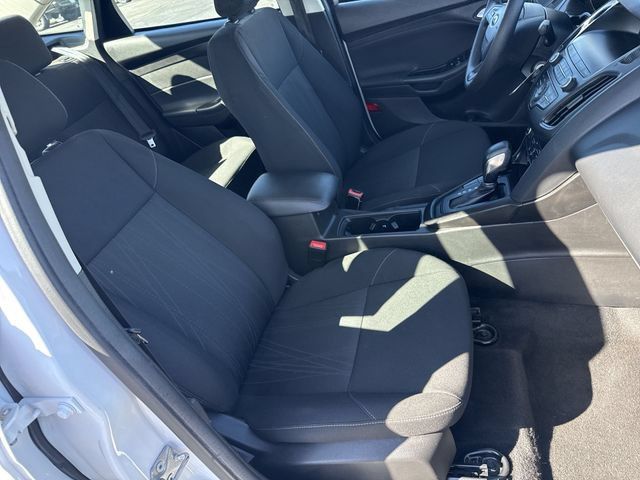 Used 2018 Ford Focus SE FWD image 26
