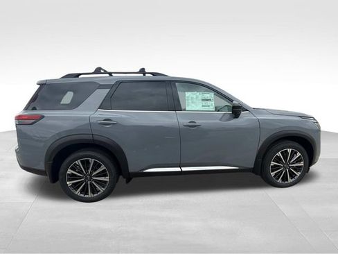 New 2026 Nissan Pathfinder Platinum AWD/4WD image 9