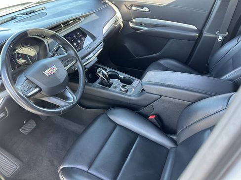 Used 2020 Cadillac XT4 Premium Luxury w/ Technology Package FWD image 11