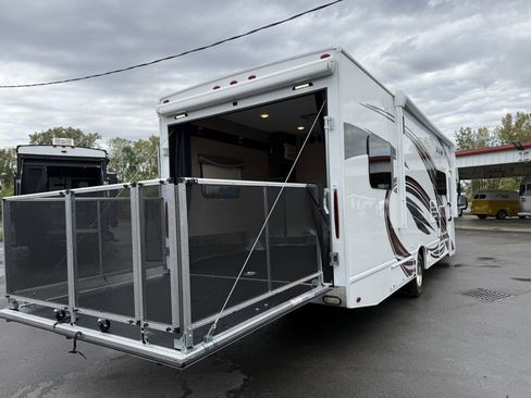 Used 2023 Ford E-450 and Econoline 450 Super Duty w/ Motorhome Prep Package image 10