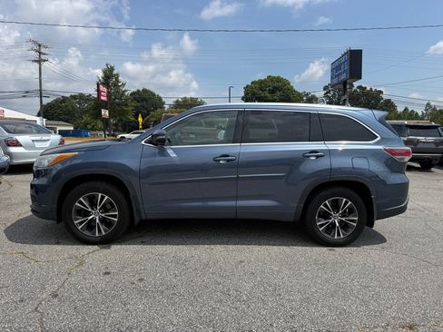 Used 2016 Toyota Highlander XLE w/ Protection Package #3 AWD/4WD image 4