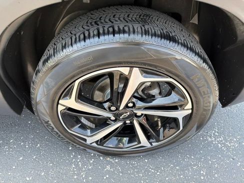 Used 2021 Chevrolet TrailBlazer RS w/ Sun and Liftgate Package AWD/4WD image 9