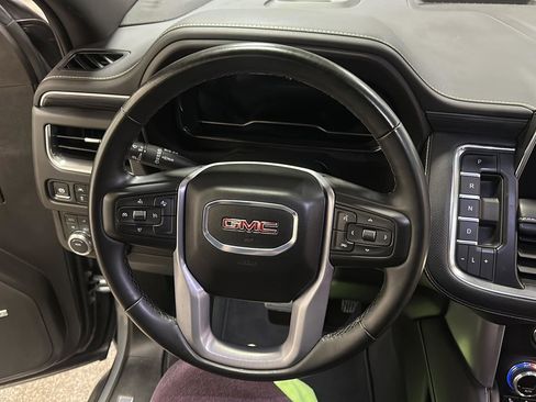 Used 2024 GMC Yukon SLT image 18