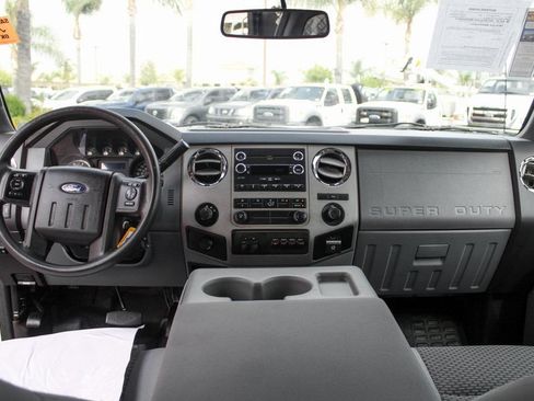 Used 2016 Ford F550 4x4 Crew Cab Super Duty image 29