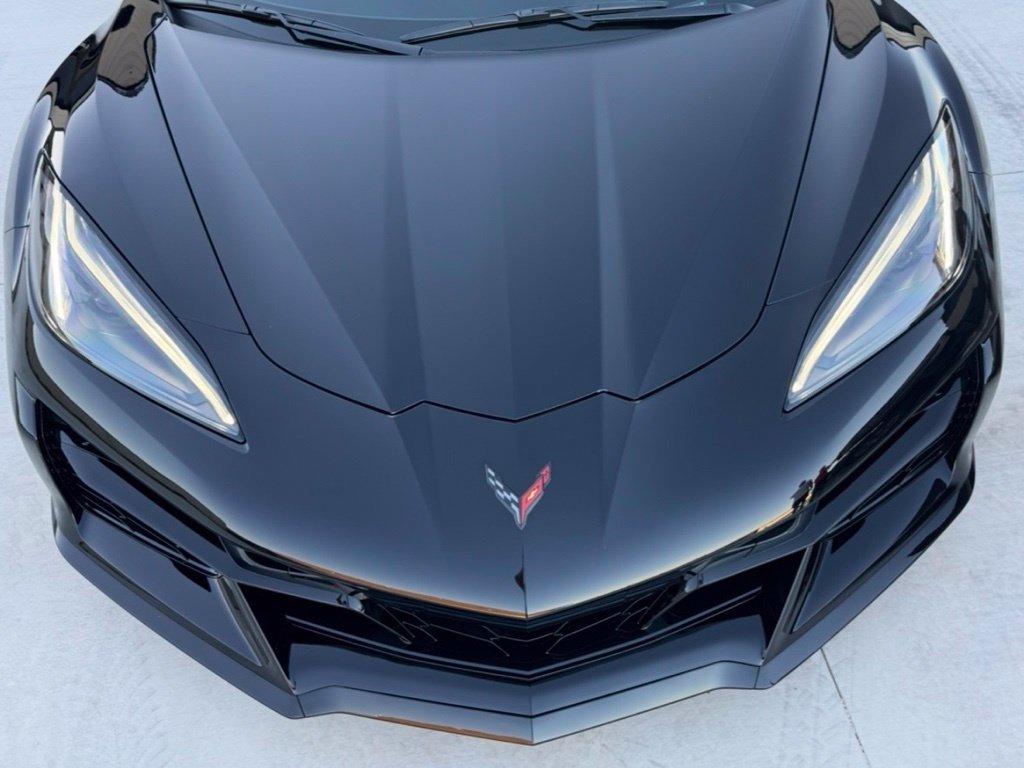 Used 2025 Chevrolet Corvette E-Ray w/ ZER Performance Package AWD/4WD image 3