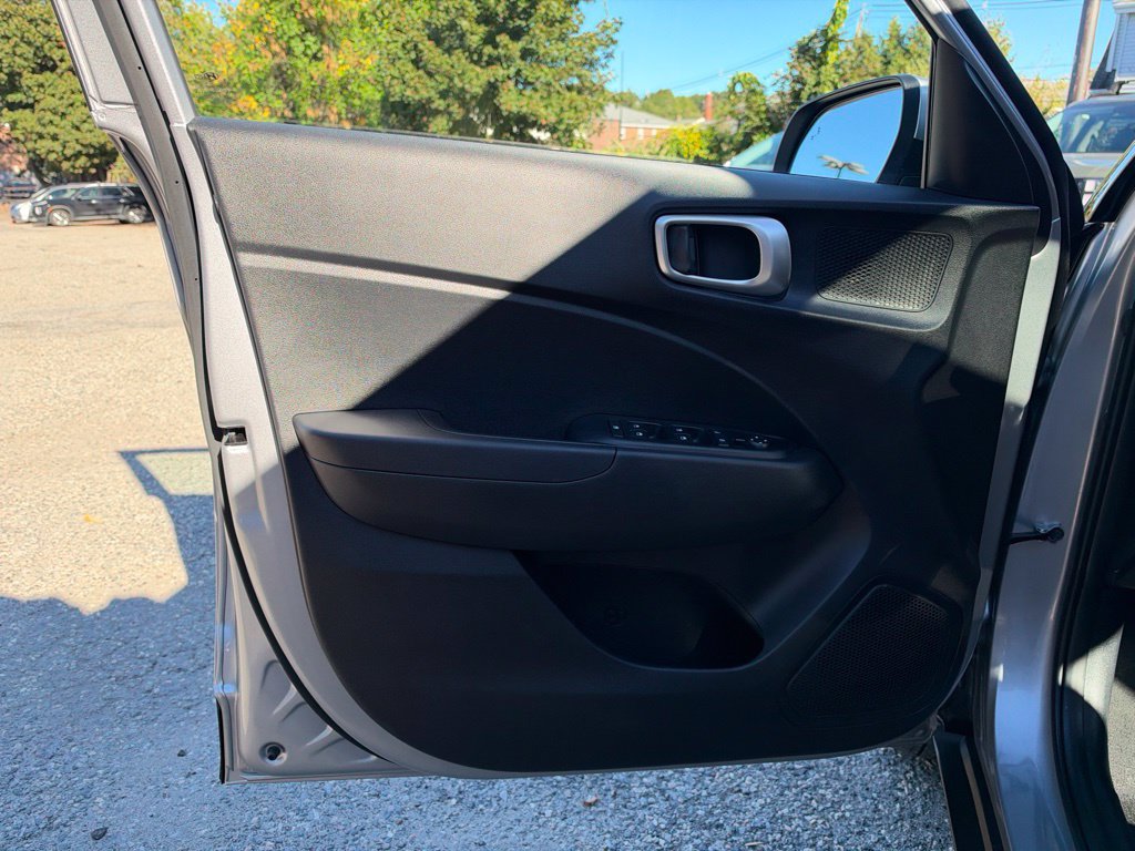 Certified 2026 Hyundai Venue SEL FWD image 12