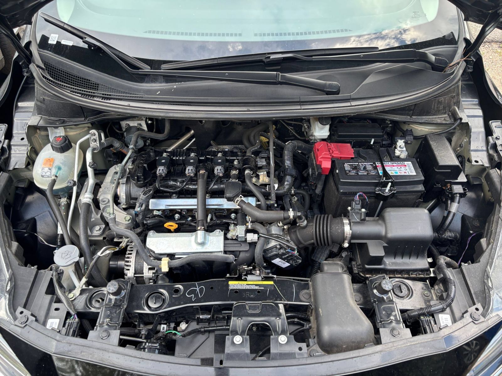 Used 2025 Nissan Versa SV FWD image 29