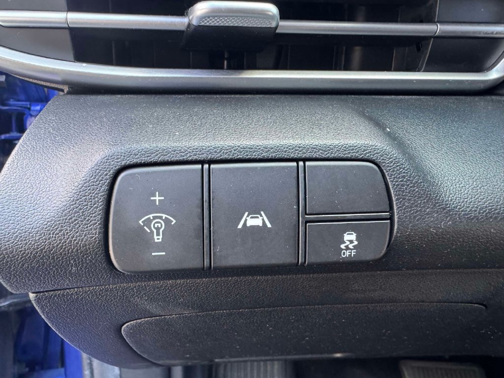 Used 2023 Hyundai Elantra SEL FWD image 18