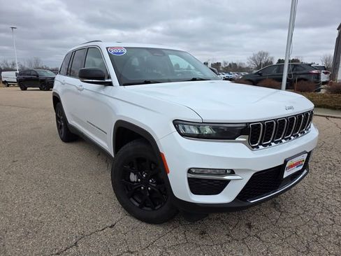 Used 2023 Jeep Grand Cherokee Limited image 2