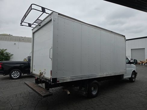 Used 2021 Chevrolet Express 3500 w/ Power Convenience Package RWD image 4