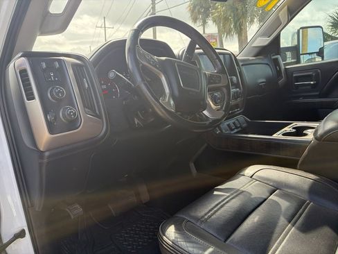 Used 2016 GMC Sierra 2500 Denali w/ Suspension Package, Off-Road AWD/4WD image 7