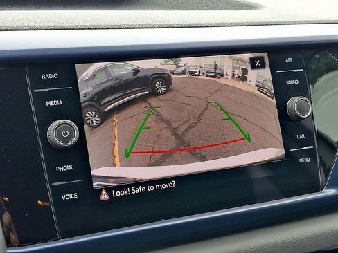 Certified 2022 Volkswagen Taos SE AWD/4WD image 18